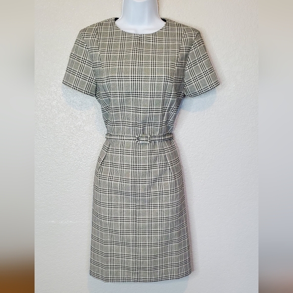 H&M Dresses & Skirts - H&M Black, Gray & White Plaid Belted Sheath Dress Size Medium Jackie O